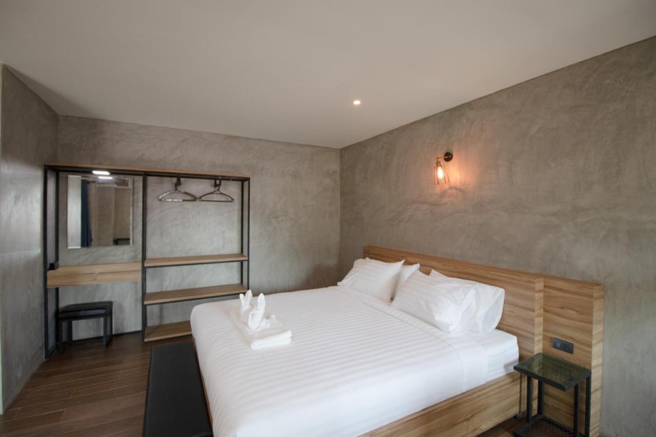 Rabbit Hotel Phimai Bagian luar foto