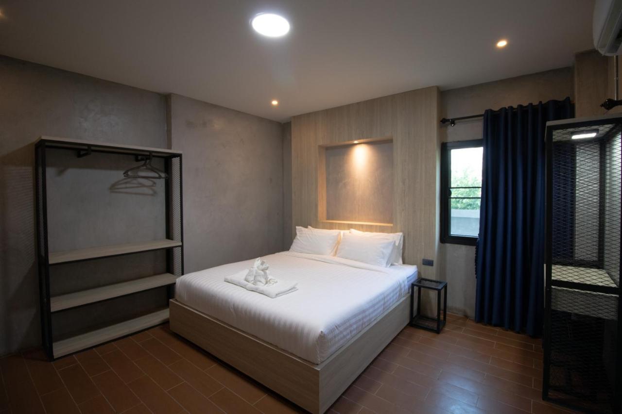 Rabbit Hotel Phimai Bagian luar foto