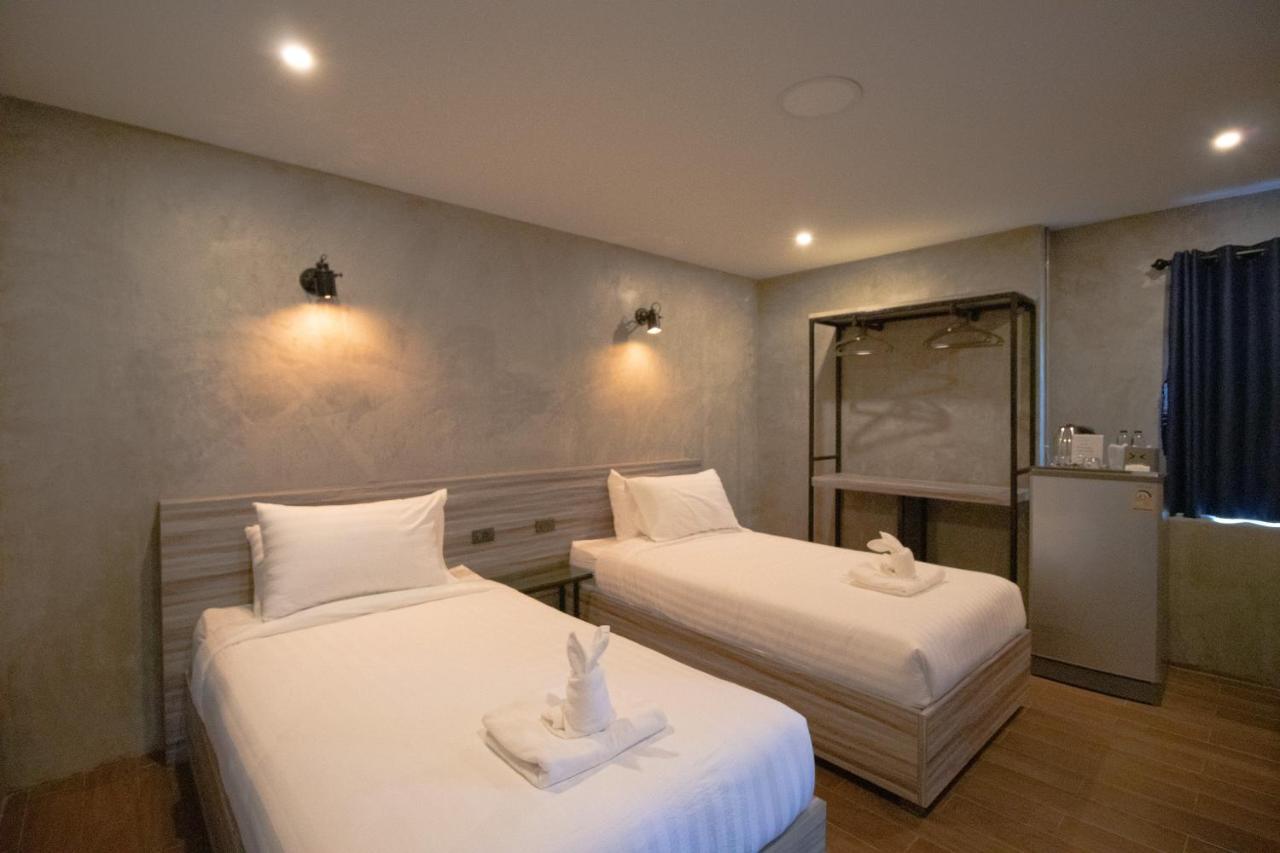 Rabbit Hotel Phimai Bagian luar foto