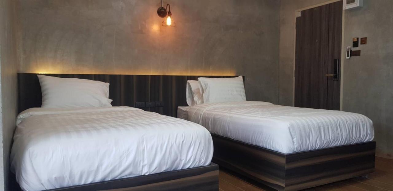 Rabbit Hotel Phimai Bagian luar foto