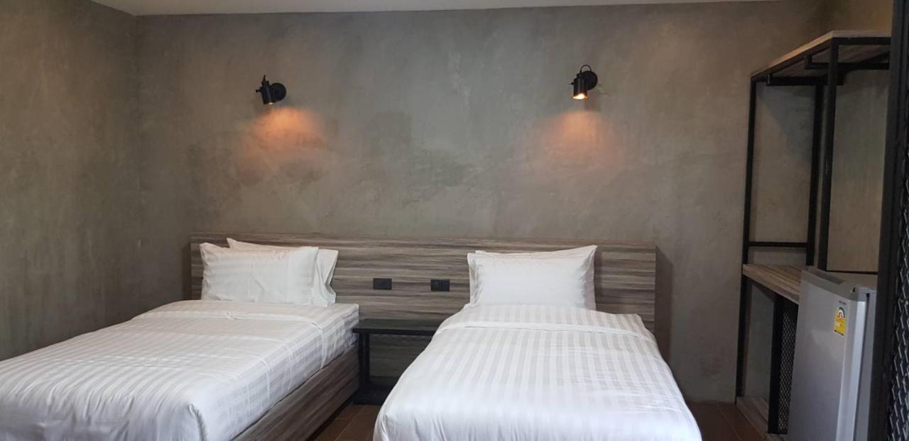 Rabbit Hotel Phimai Bagian luar foto