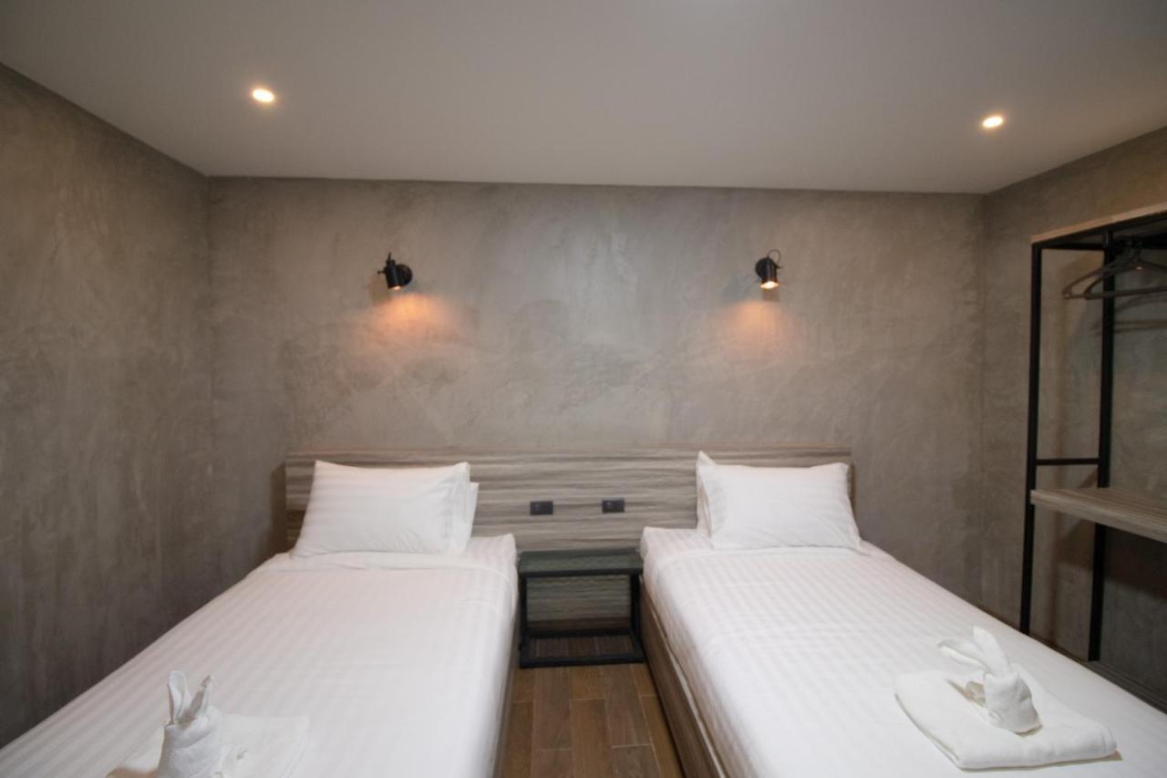 Rabbit Hotel Phimai Bagian luar foto