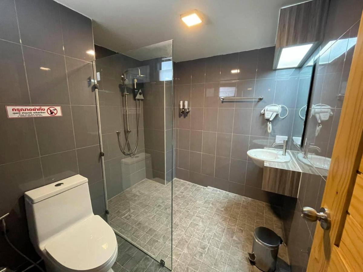 Rabbit Hotel Phimai Bagian luar foto