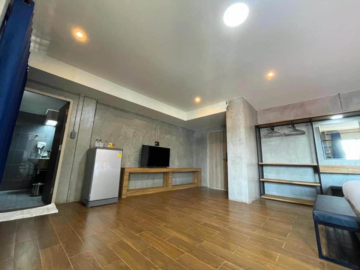 Rabbit Hotel Phimai Bagian luar foto